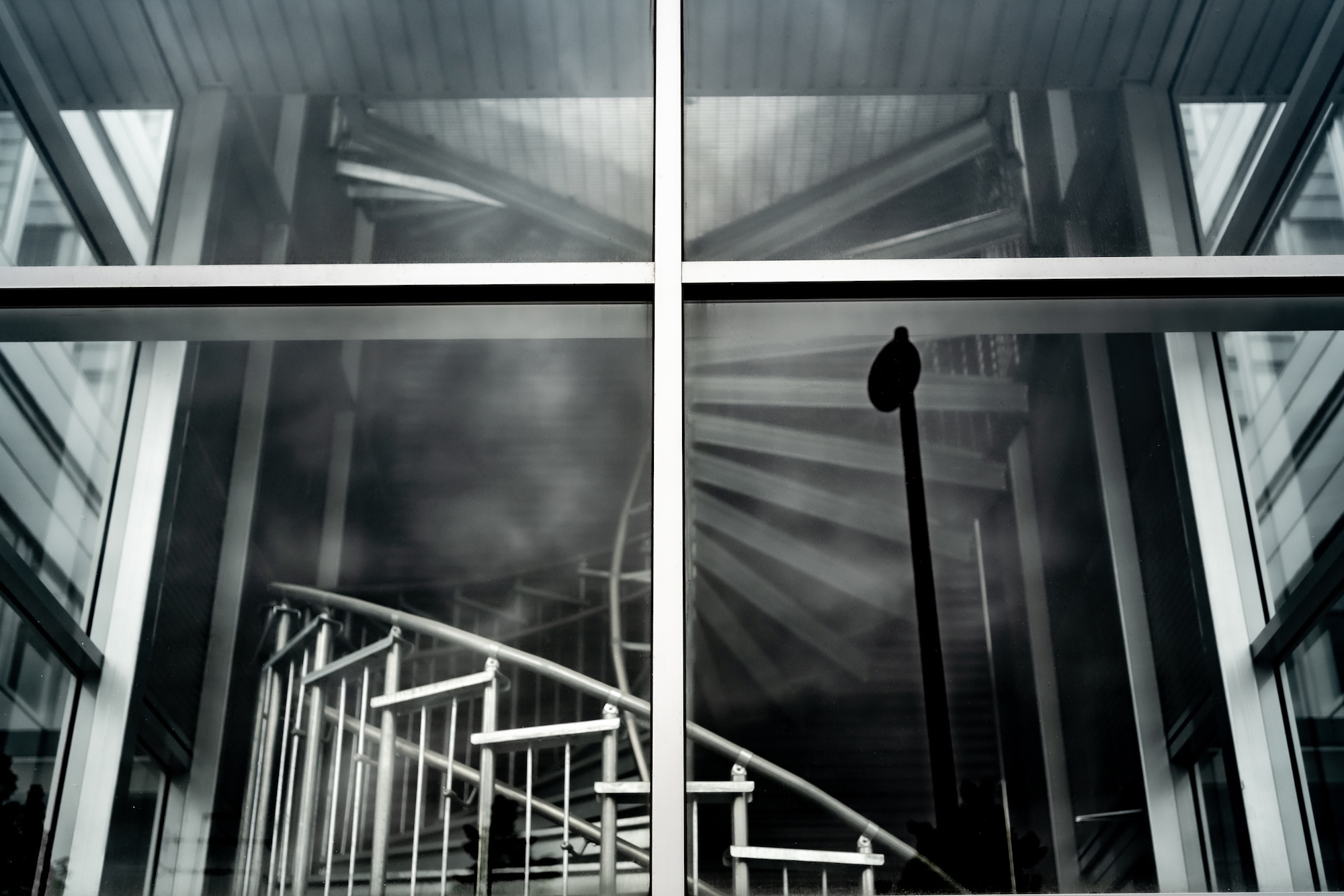 metalliset-kierreportaat